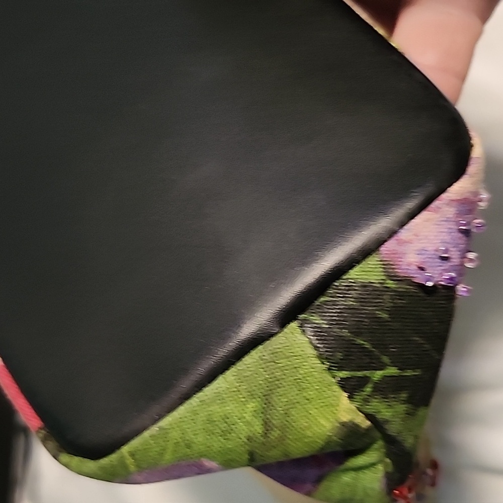Bueno Shoulder Bag. (39) - Picture 12 of 13